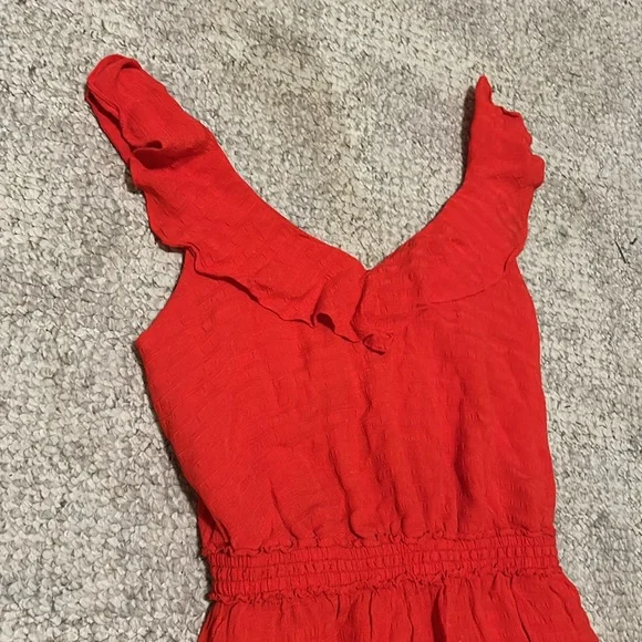 Lady in Red - Picture 2 of 3